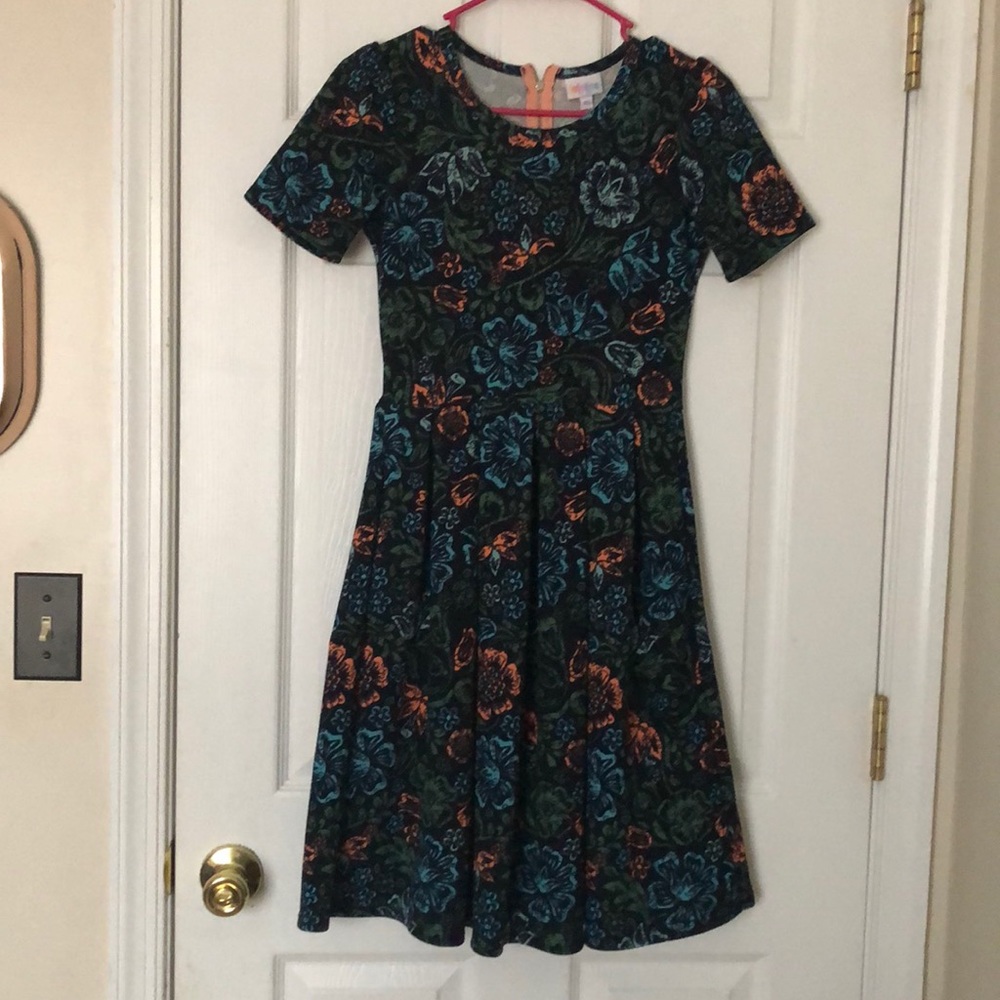 XS Lularoe Amelia